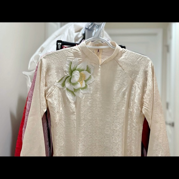 New Ao dai gam theu Vietnamese traditional long dress set M 2 cream 🎁 kem medium - Picture 2 of 6